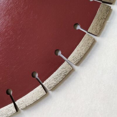 ใบเลื่อยตัดคอนกรีตเลเซอร์ไดมอนด์ 550mm สำหรับพื้นคอนกรีตแห้งหรือเปียก